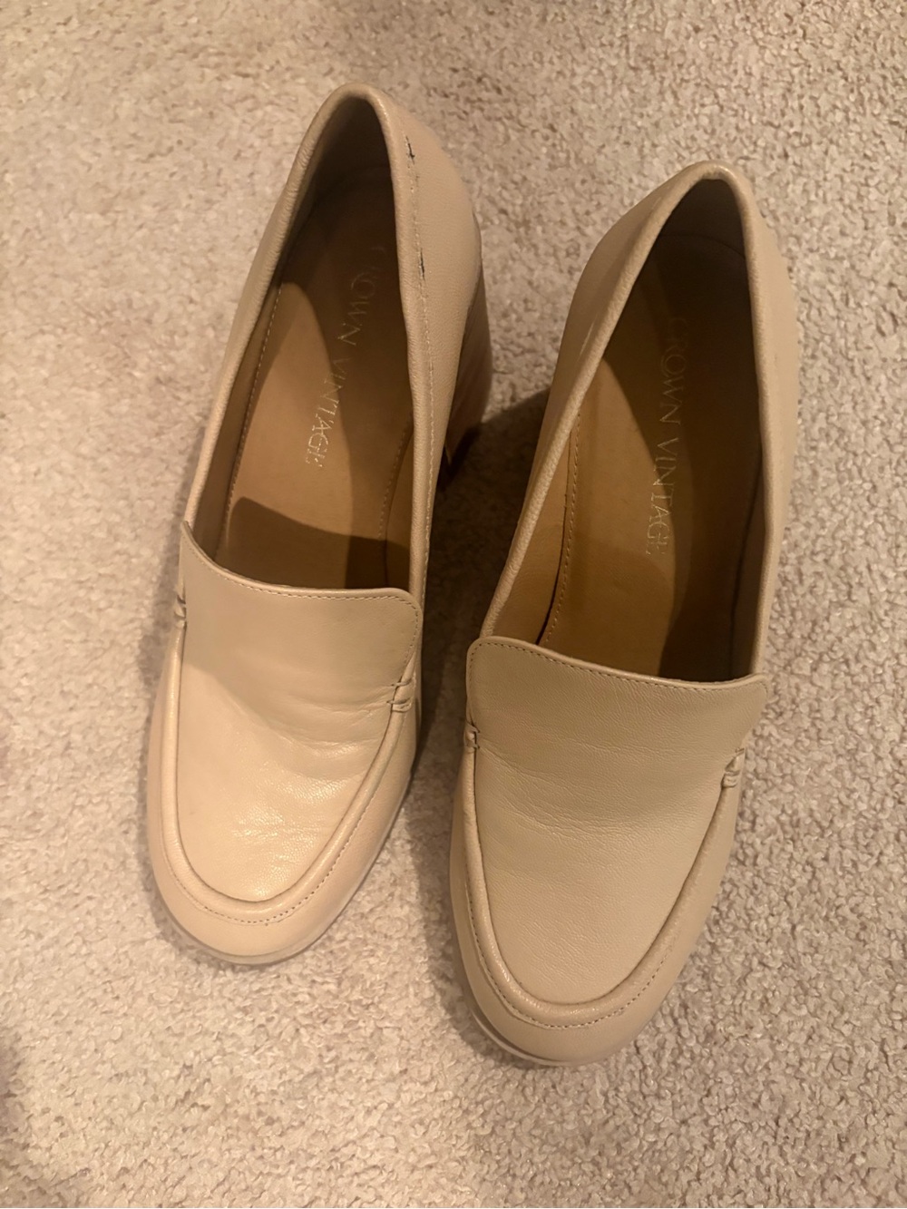 Crown Vintage Women's Beige Leather Slip-On Loafers